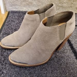DV ankle boots